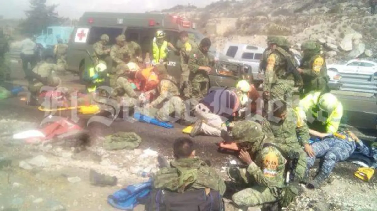 militares muertos en volcadura de unidad en Puebla